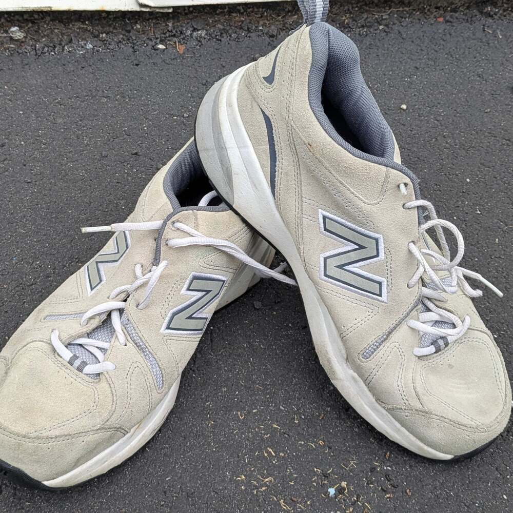 New Balance 619 Training Shoes Men's Size 9 Gray Suede Sneakers